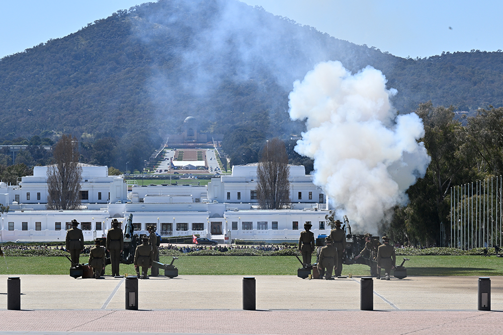 Twenty-one gun salute to mark the accession of His Majesty The King, Charles III, Image source: AUSPIC