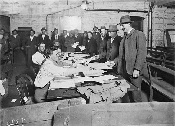 The AIF recruiting office at Melbourne Town Hall, where the federal member for Bendigo, Alfred Hampson, attempted to enlist in 1916, but was turned away owing to his age. Following his defeat at the 1917 federal election, Hampson left politics, lied about his age and successfully enlisted in the AIF. AWM J00320