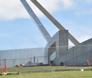 Parliament House's new fence, Image source: AUSPIC